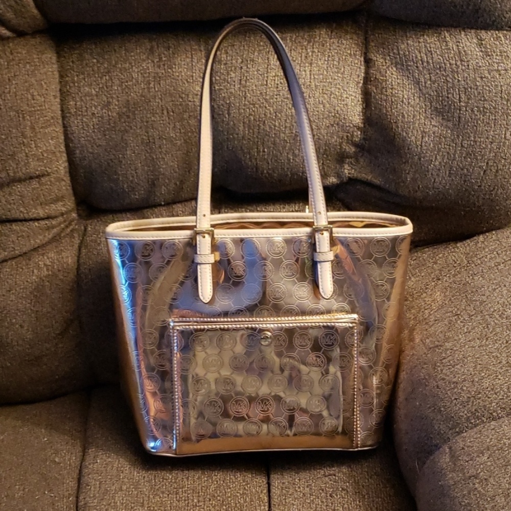 Micheal Kors rose gold edition